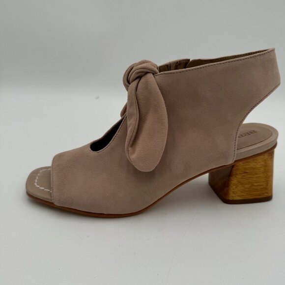 Bernardo Leather or Suede Heeled Sandals - Lizzie Woman’s tan nude size 7.5 - Picture 2 of 7